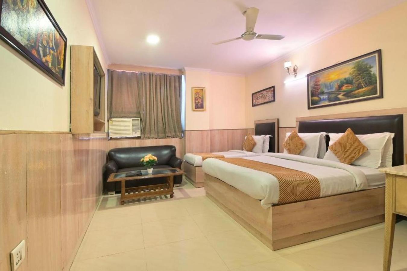 Hotel Castle Blue New Delhi Near Igi Airport Εξωτερικό φωτογραφία