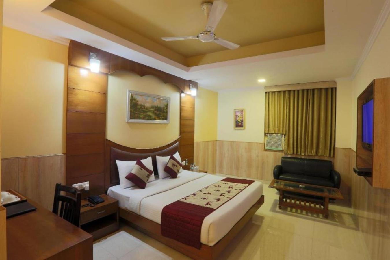 Hotel Castle Blue New Delhi Near Igi Airport Εξωτερικό φωτογραφία