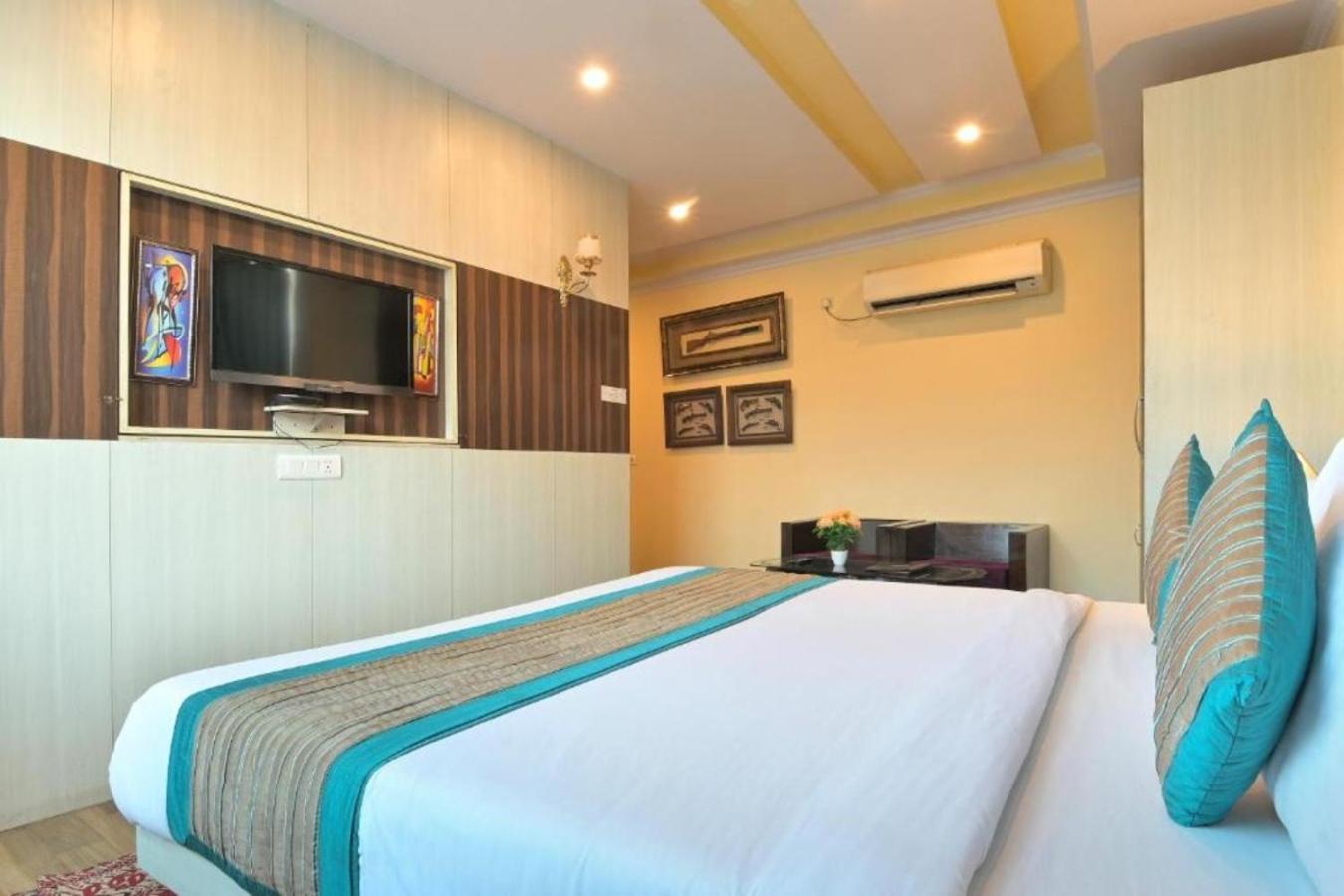 Hotel Castle Blue New Delhi Near Igi Airport Εξωτερικό φωτογραφία