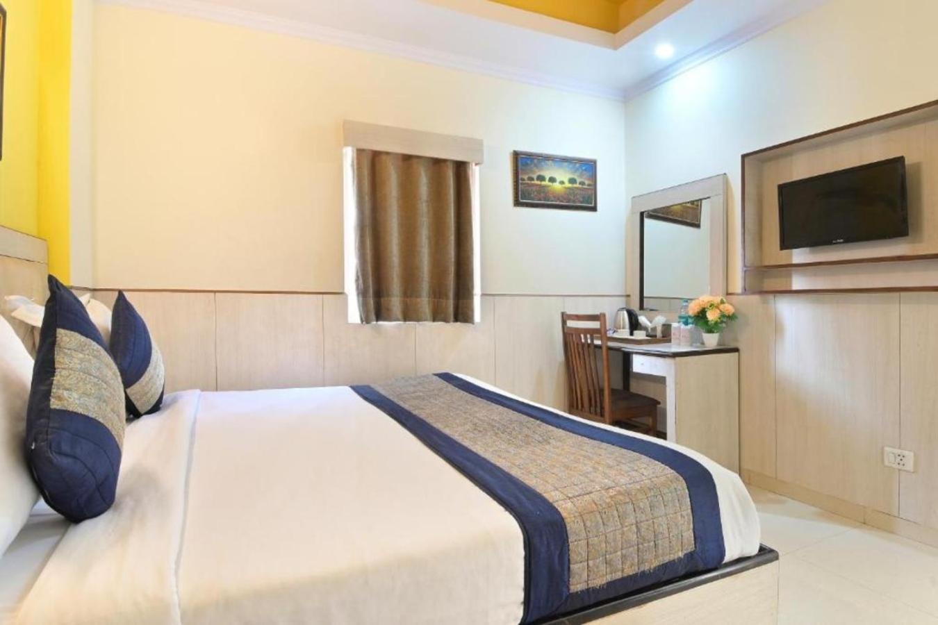 Hotel Castle Blue New Delhi Near Igi Airport Εξωτερικό φωτογραφία