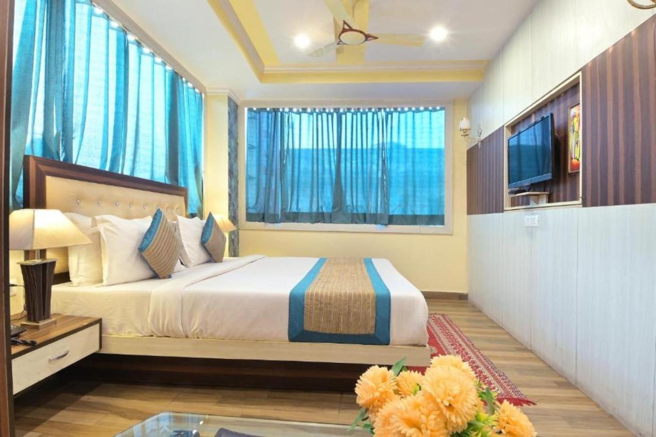 Hotel Castle Blue New Delhi Near Igi Airport Εξωτερικό φωτογραφία