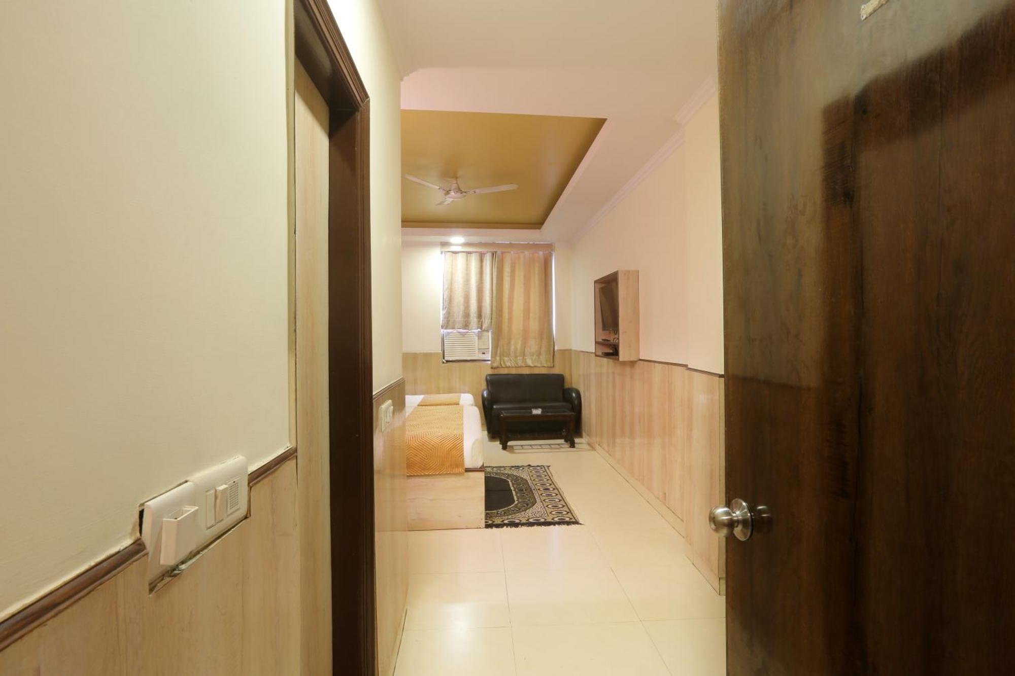 Hotel Castle Blue New Delhi Near Igi Airport Εξωτερικό φωτογραφία
