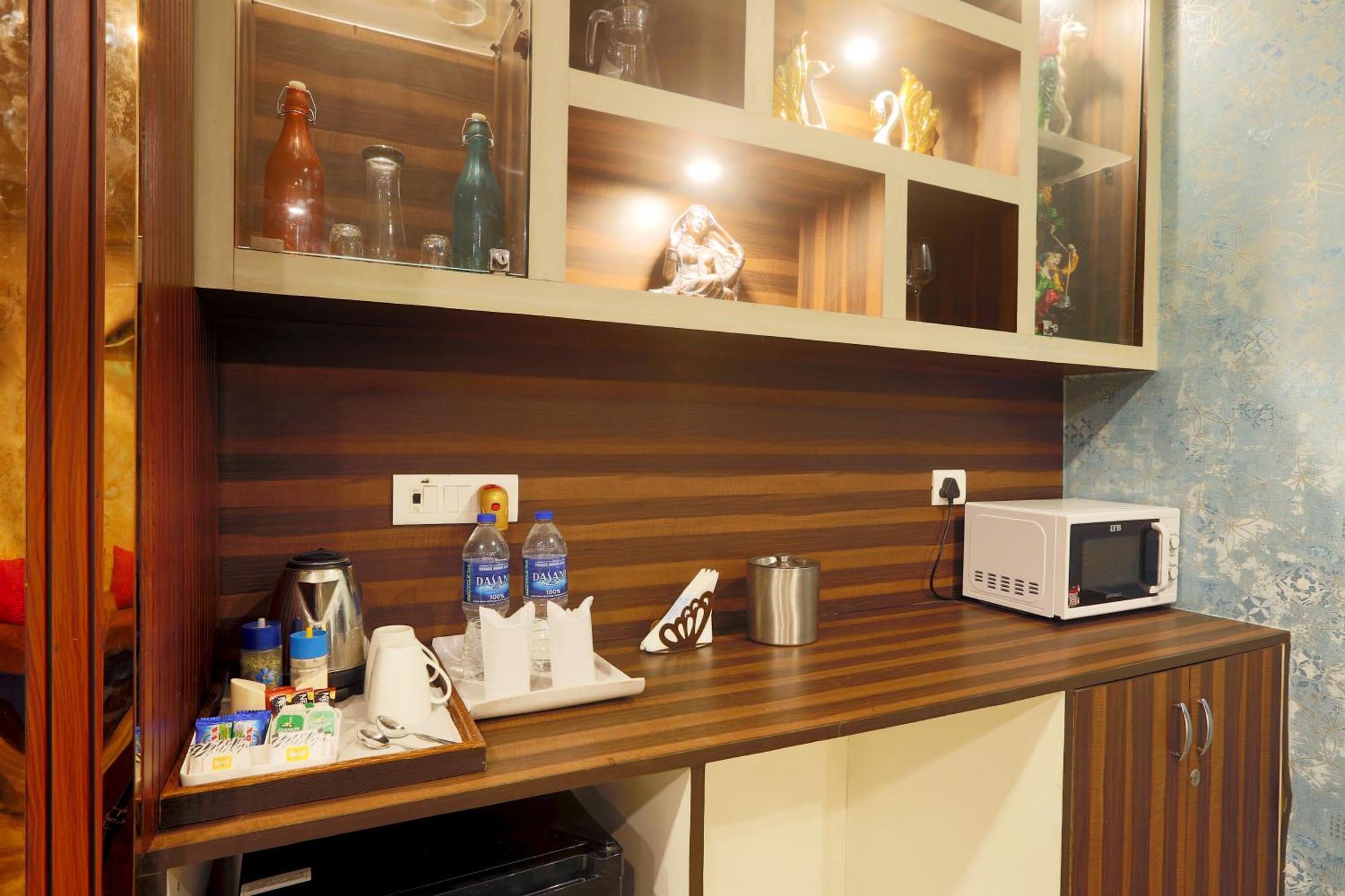 Hotel Castle Blue New Delhi Near Igi Airport Εξωτερικό φωτογραφία