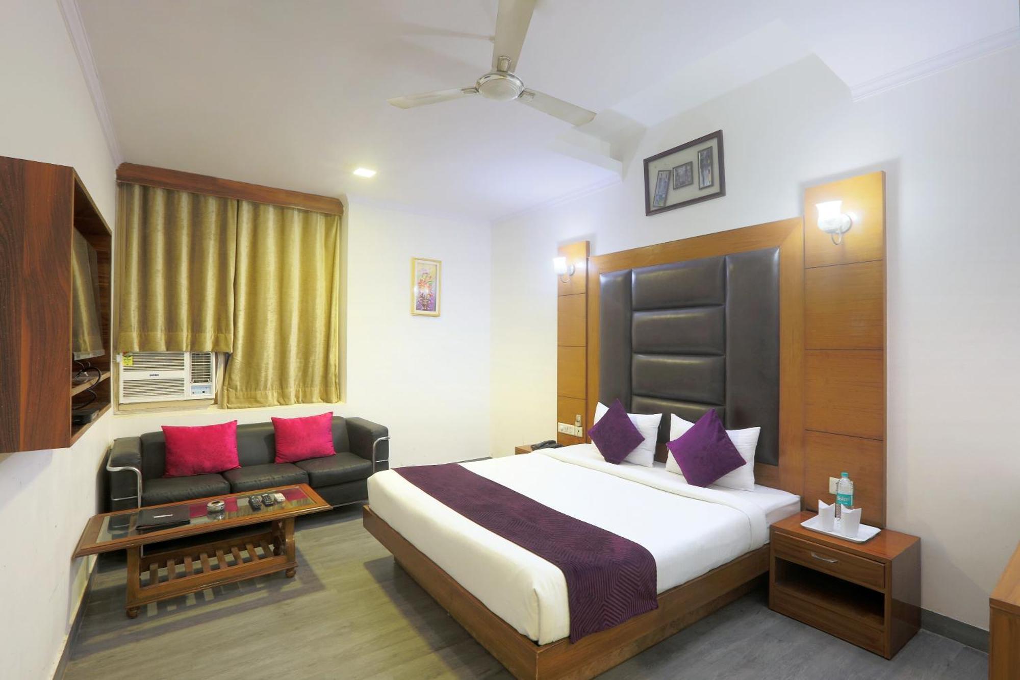 Hotel Castle Blue New Delhi Near Igi Airport Εξωτερικό φωτογραφία