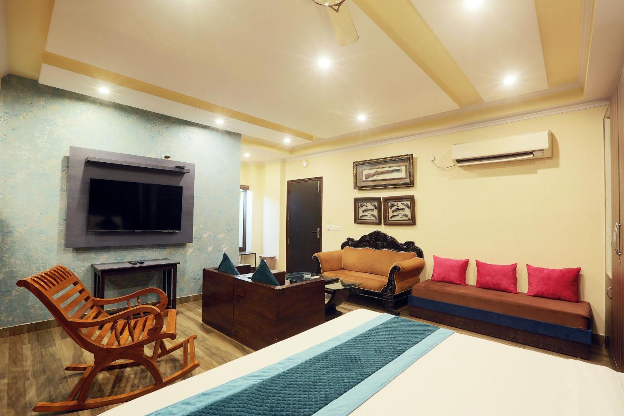 Hotel Castle Blue New Delhi Near Igi Airport Εξωτερικό φωτογραφία