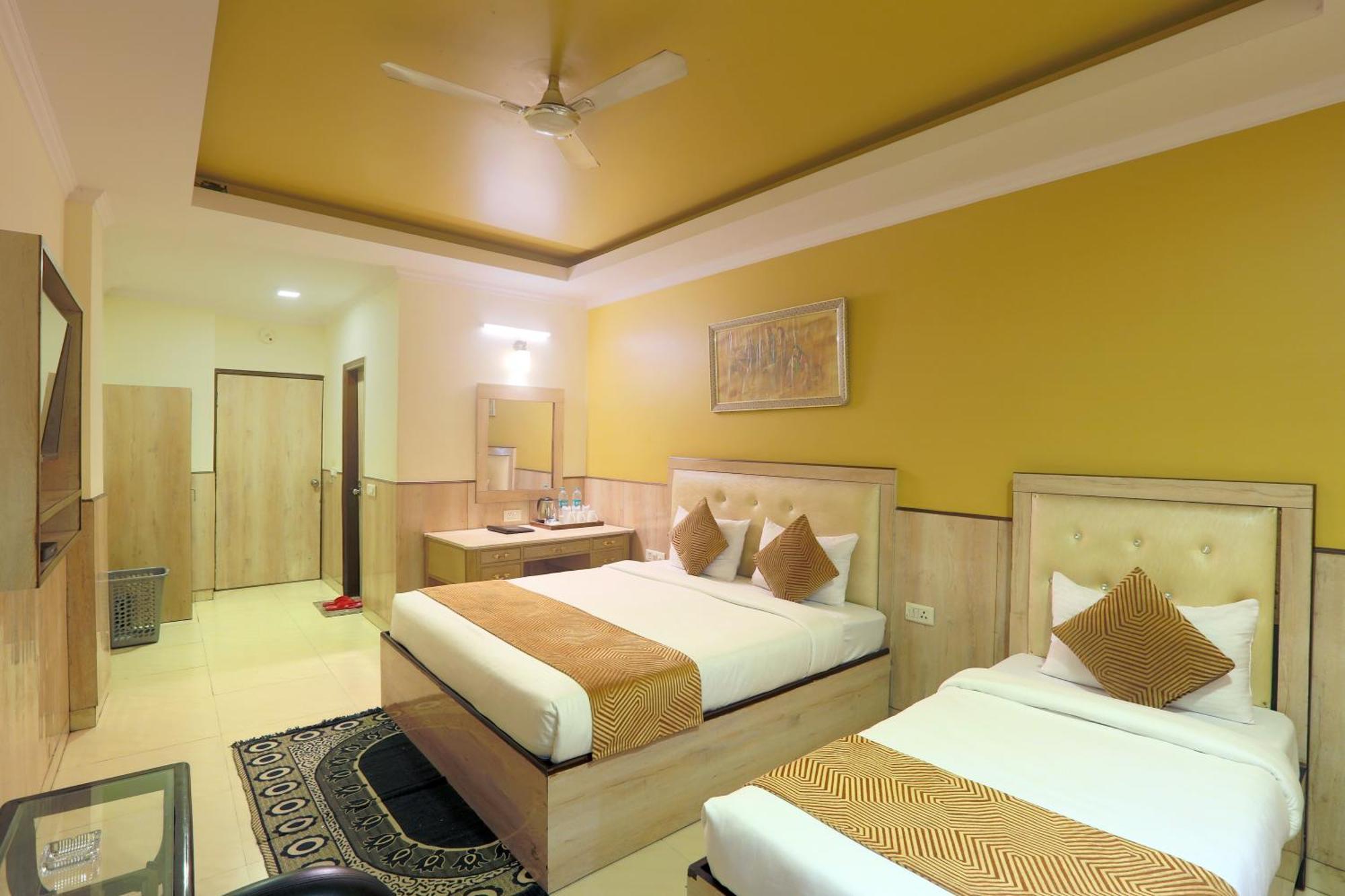 Hotel Castle Blue New Delhi Near Igi Airport Εξωτερικό φωτογραφία