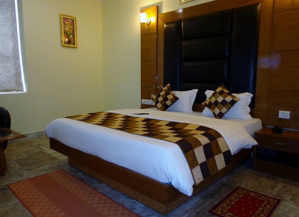 Hotel Castle Blue New Delhi Near Igi Airport Εξωτερικό φωτογραφία