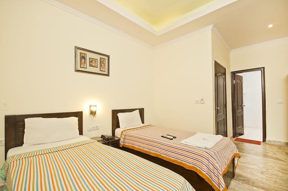 Hotel Castle Blue New Delhi Near Igi Airport Εξωτερικό φωτογραφία
