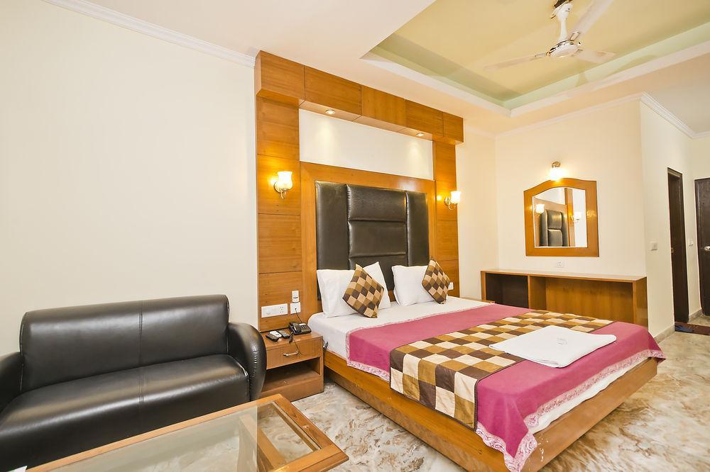 Hotel Castle Blue New Delhi Near Igi Airport Εξωτερικό φωτογραφία