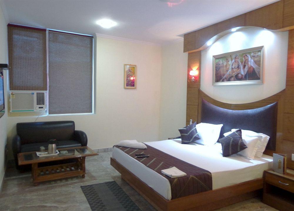 Hotel Castle Blue New Delhi Near Igi Airport Εξωτερικό φωτογραφία