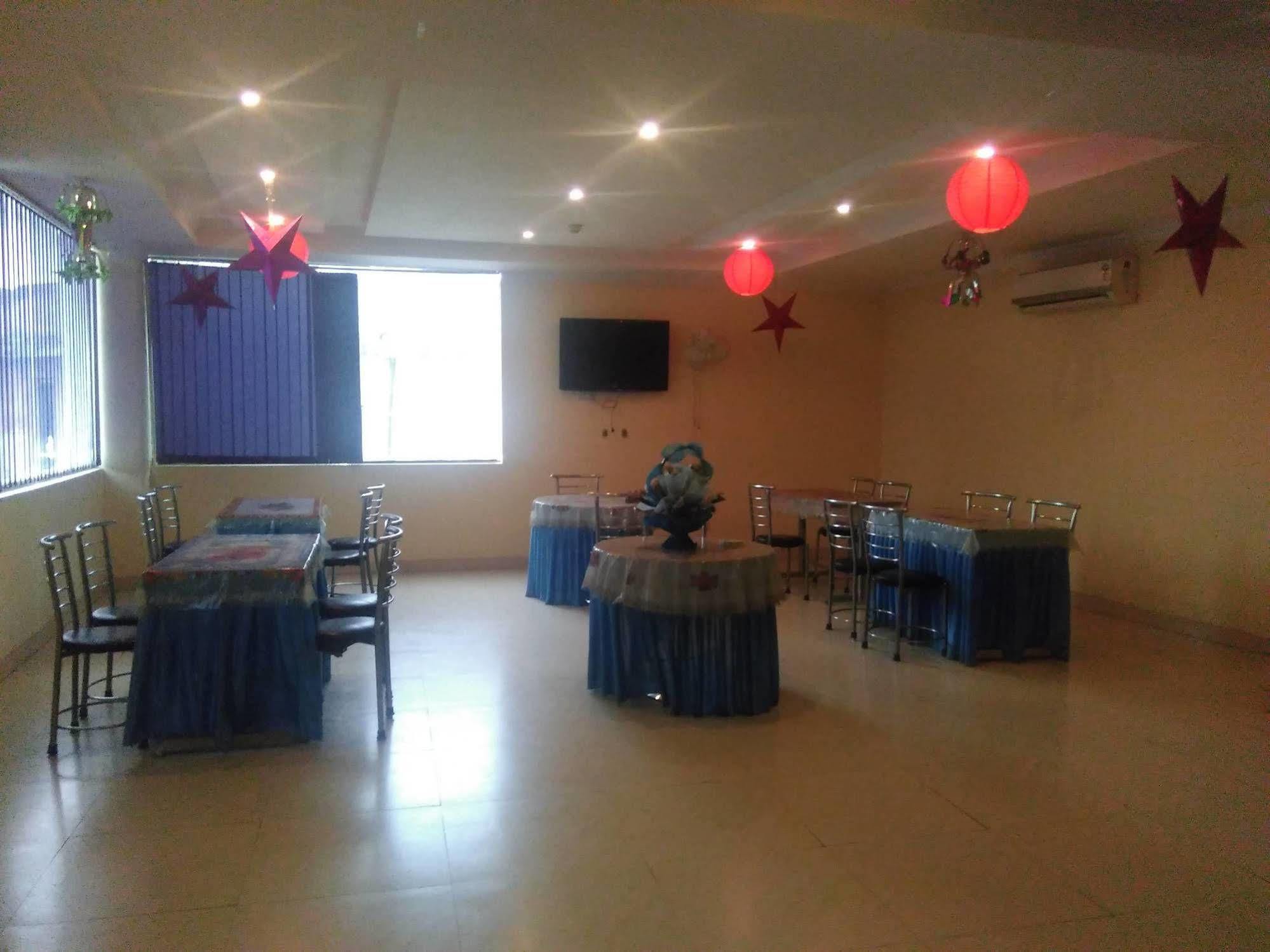 Hotel Castle Blue New Delhi Near Igi Airport Εξωτερικό φωτογραφία